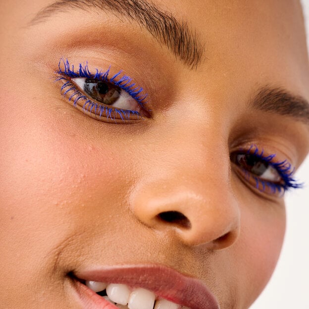 BADgal BANG! Shade Blue Model